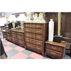 VINTAGE WOOD BEDROOM FURNITURE SET