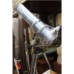 SKYWATCHER TELESCOPE W STAND