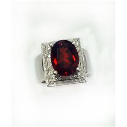 MALAYA GARNET OVAL 6.52CT,  14K W/G RING 11.00GRAM / DIAMOND RD 0.64CT