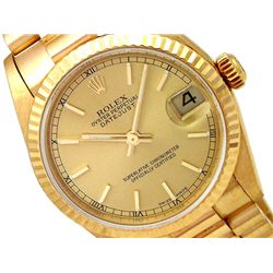 31mm Midsize Rolex 18k Yellow Gold Oyster Perpetual Datejust Watch. Champagne Dial. 18k Yellow Gold