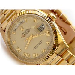 36mm Gents Rolex 18k Yellow Gold Oyster Perpetual Daydate Watch. Ivory Dial. 18k Yellow Gold Fluted