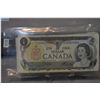 Image 1 : Stack of thirty two Canadian one dollar bills