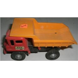 VINTAGE TOY DUMPTRUCK STAMPED *MADE IN JAPAN-18*!! TOY CAME OUT OF SAFE!!