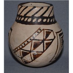 PAPAGO POTTERY JAR