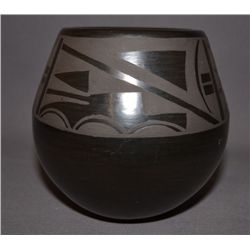 SANTA CLARA POTTERY JAR