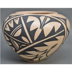 JEMEZ POTTERY JAR