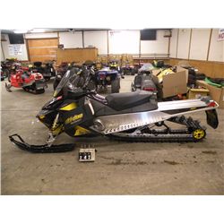 2009 Ski Doo Summit 800    SN-2BPSCW9A79V000666