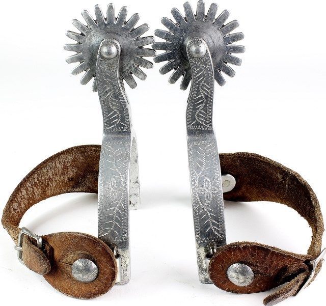 Crockett aluminum spurs with single engraving