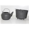 Image 2 : 4 Antique Cast Iron Pots and Skillets