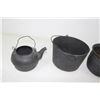 Image 4 : 4 Antique Cast Iron Pots and Skillets