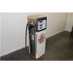 Vintage That Good Gulf Gasoline Pump