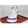 Image 7 : Shaquille O' Neal Signed Shoe In Case