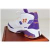Image 8 : Shaquille O' Neal Signed Shoe In Case