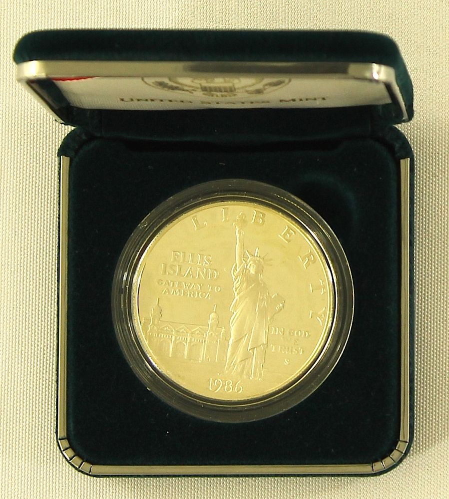U.S. Mint "Ellis Island Gateway to America" 1986 Silver Dollar Proof Coin in Display Case