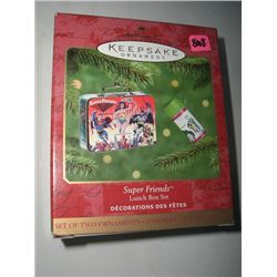 2000 HALLMARK KEEPSAKE ORNAMENT-NEW IN THE BOX *SUPER FRIENDS-LUNCH BOX SET* ORIGINAL PRICE $14.95!!