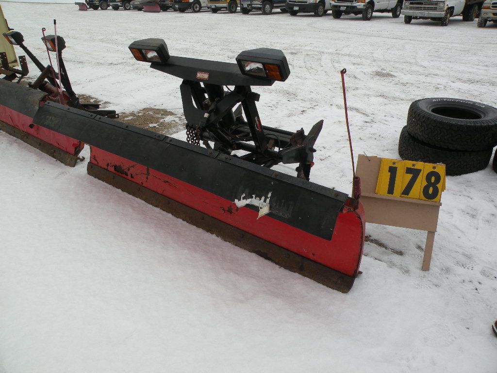 8 ft Western plow w/backdrag blade