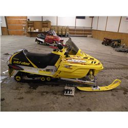 2002 Ski Doo MXZ 700                                   SN-2BPS192142V000020
