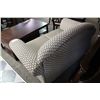 Image 2 : 2 SEAT LOVE SEAT