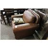 Image 2 : TAN LEATHER OVERSIZED CLUB CHAIR