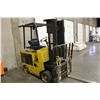 Image 2 : YALE 5000 LB 3 STAGE ELECTRIC FORKLIFT WITH CHARGER