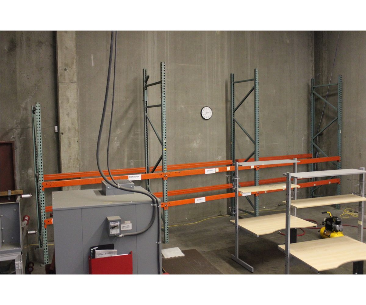 5 BAYS OF ASSORTED GREEN AND ORANGE HEAVY DUTY INDUSTRIAL PALLET RACKING