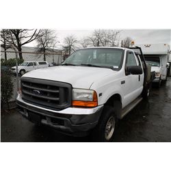 2001 FORD F-250 XL SUPER DUTY, 2DR FLATDECK TRUCK, WHITE, VIN # 1FTNX21L01EC13220