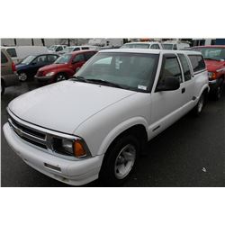 1997 CHEVROLET S10 LS, 2 DOOR PU, WHITE, VIN # 1GCGG51943V8156366