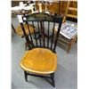 Image 1 : Spindle Back Chair Stenciled Hitchcock