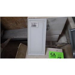 11 BOXES APPROX 158 PCS 7.5X3.7 WHITE GLASS TILE  RETAIL 4732.00 AT 29.95 PER TILE