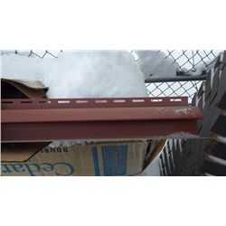 1 BOX APPROX 100 FEET AUTUMN RED 1 1/4" INSIDE CORNER POSTS