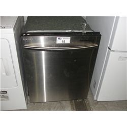 SAMSUNG STAINLESS STEEL FRONT BUILT IN DISHWASHER