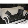 Image 2 : 2PC  SOFA AND LOVESEAT - OFF WHITE WITH BLACK AND SILVER BRANCH PATTERN