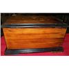 Image 5 : Victorian inlaid Music Box