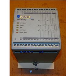 Allen Bradley 700-ZBR520AZ1 Safety Relay