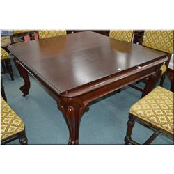 Victorian mahogany crank table with large inset leaf, note no crank supplied
