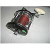 Image 2 : VINTAGE SALT WATER REEL STAMPED *TRUE TEMPER USA 923C* REEL HAS HEAVY DUTY FISHING LINE!!
