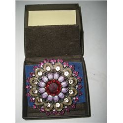 BEAUTIFUL *HUGE* RHINESTONE BROOCH IN ORIGINAL BOX!! BROOCH CAME OUT OF SAFE BOX!!