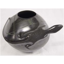 Museum Quality Mata Ortiz Lizard Pot by Benteria