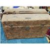 Image 7 : HUGHES OWENS SURVERORS DUMPY LEVEL IN ORIGINAL WOOD BOX - INCLUDES BRASS PLUM BOB & SCREWDRIVER & 2 