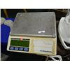 Image 1 : PITNEY BOWES SCALE - STR