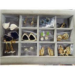EARINGS - 12 PAIRS