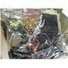 Image 2 : BAG OF ASSORTED JEWELERY