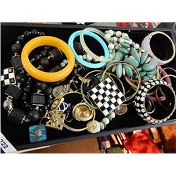 ASSORTED BRACLETS AND JEWELERY IN TRAY