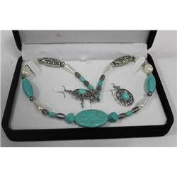 VELVET CHINESE CASE W/ NECKLACE AND EARRINGS