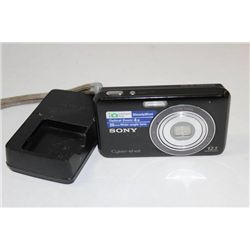 SONY CYBERSHOT 12.1 MP CAMERA W/ CHARGER