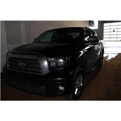 2009 TOYOTA TUNDRA LTD EDITION 4X4 W/ 109,000 KMS