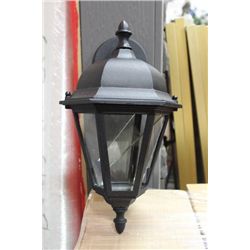 OUTDOOR GARAGE LIGHT X7