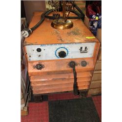 AIRCO 300 AMP DUAL RANGE WELDING MACHINE