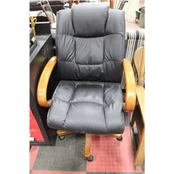 BLACK LEATHERETTE W WOOD ARM OFFICE CHAIR