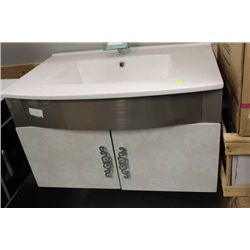 7352 WHITE AND SILVER FLOATING BATHROOM